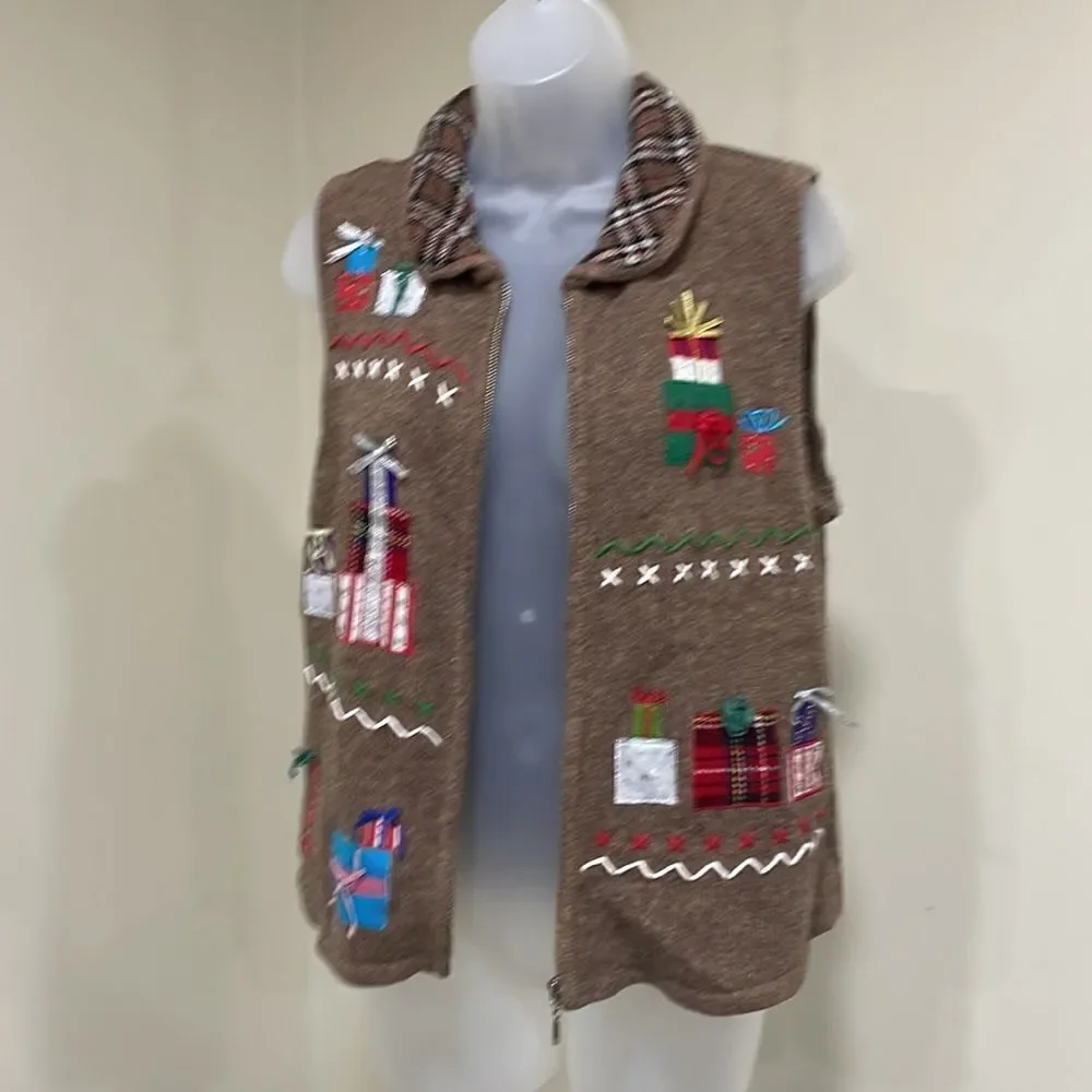 Mercer Street Studio Christmas Vest. Size S small 4/6